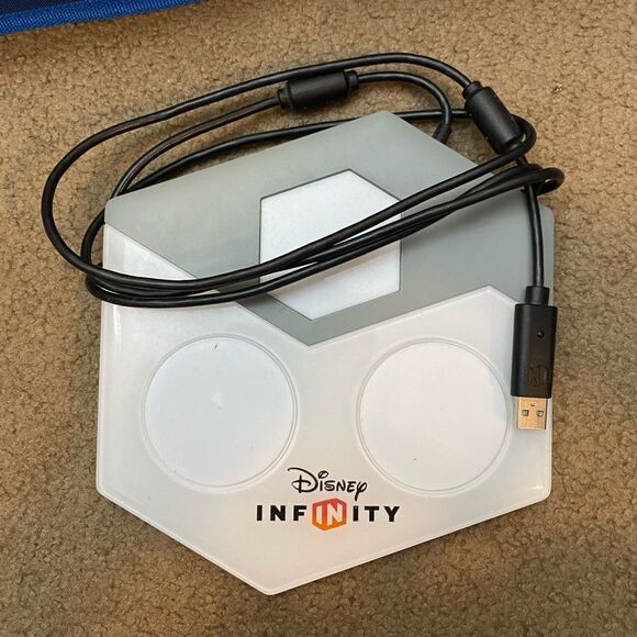 GIANT Disney Infinity Lot figures, controller, PS3 game carry case stands & more - Picture 5 of 11